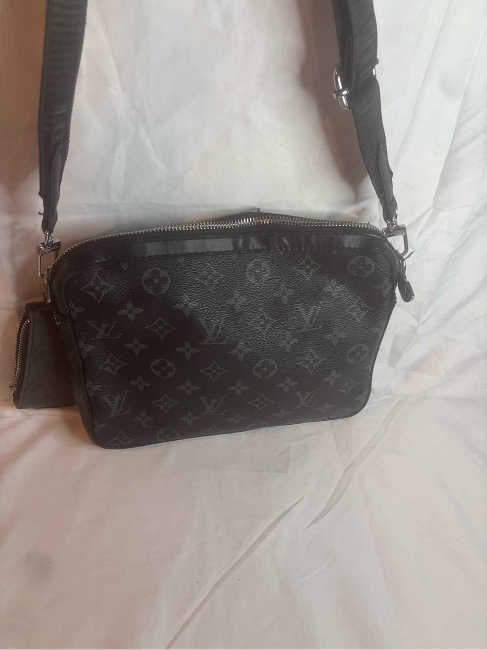 Louis Vuitton Black Monogram Messenger Crossbody Bag - Picture 4 of 5